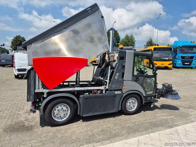 прибиральна машина Hako Citymaster 2200