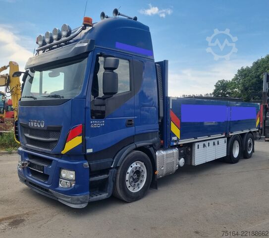 Truk flatbed Iveco Stralis AS 260-46 Motorbrandschaden