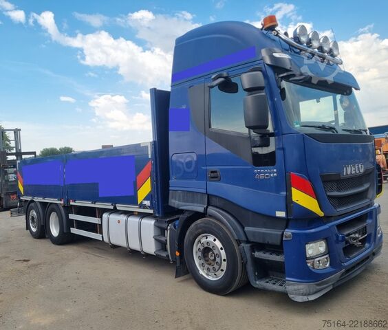 Truk flatbed Iveco Stralis AS 260-46 Motorbrandschaden
