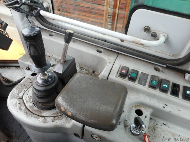 व्हील लोडर Hyundai HL740-7 mit HOCHKIPPSCHAUFEL SW VOLVO