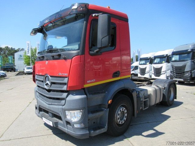 Đầu kéo tiêu chuẩn Mercedes-Benz 1840 Antos