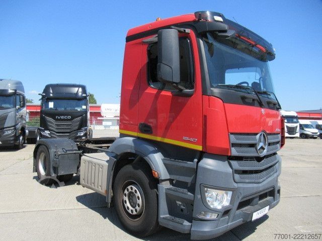 Đầu kéo tiêu chuẩn Mercedes-Benz 1840 Antos
