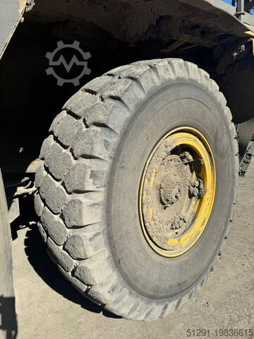 垃圾车 Komatsu HD405-8