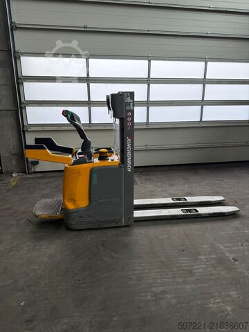 Палетни слагачи Jungheinrich ERC 214 KP Lithium