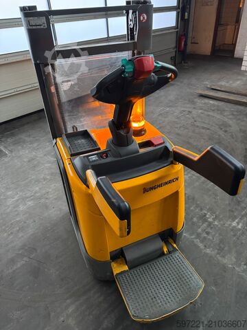 Палетни слагачи Jungheinrich ERC 214 KP Lithium