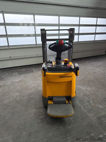 Палетни слагачи Jungheinrich ERC 214 KP Lithium