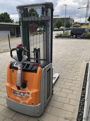 Pallet Stackers Still EXV 16