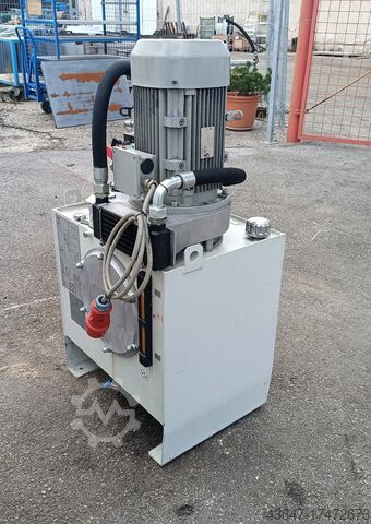 Gruppo pompa idraulica  Hydraulic power unit