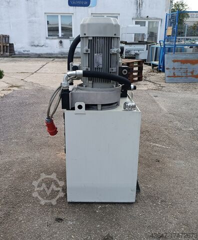Gruppo pompa idraulica  Hydraulic power unit
