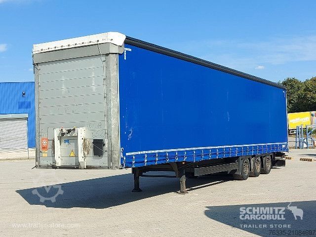 带篷布的开放式半挂车 Schmitz Cargobull Curtainsider Mega