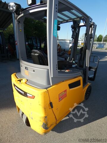 Electric 3-wheel forklift Jungheinrich EFG 216