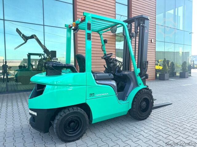 Xe nâng 4 bánh Mitsubishi FD35NT /Diesel/Only 6012 hours/New Price