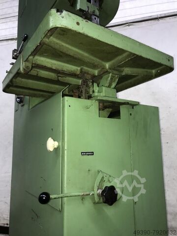 Scie à ruban verticale, machine à scier à ruban, scie à ruban pour métaux, scie à ruban verticale, s PEHAKA SM 4