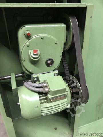Scie à ruban verticale, machine à scier à ruban, scie à ruban pour métaux, scie à ruban verticale, s PEHAKA SM 4