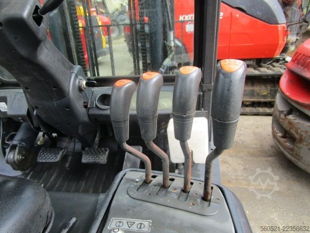 Дизельні навантажувачі Doosan D30S-5 -ZINKENVERSTELLER + Seitenschieber