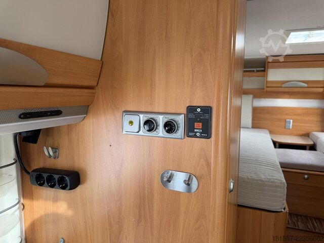 Camper integrado HYMER/ERIBA B-Klasse SL 674 3,0 Ltr. SAT+TV, Solar,