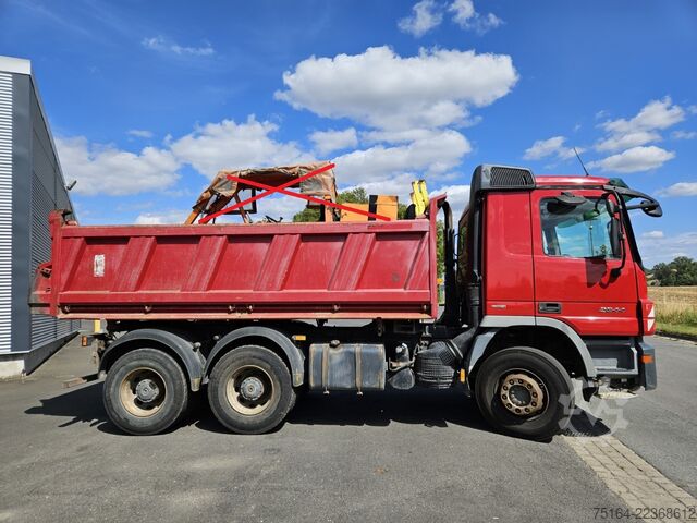 Trostrani kiperski kamion Mercedes-Benz Actros 2644 K 6x4 Bordmatik