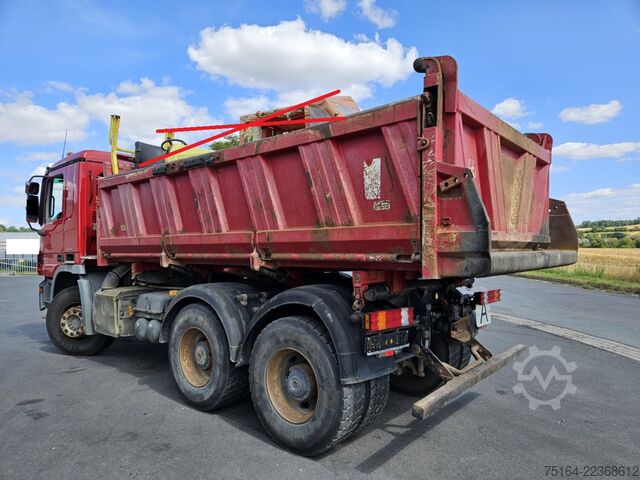 Trostrani kiperski kamion Mercedes-Benz Actros 2644 K 6x4 Bordmatik