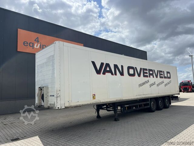 Resväska Schmitz Cargobull SKO 24 SKO24 / SAF DISC / 2x LIFTAXLE / GALVANI...