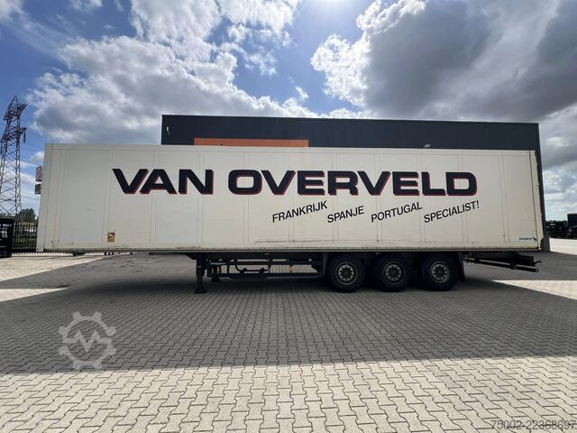 Resväska Schmitz Cargobull SKO 24 SKO24 / SAF DISC / 2x LIFTAXLE / GALVANI...