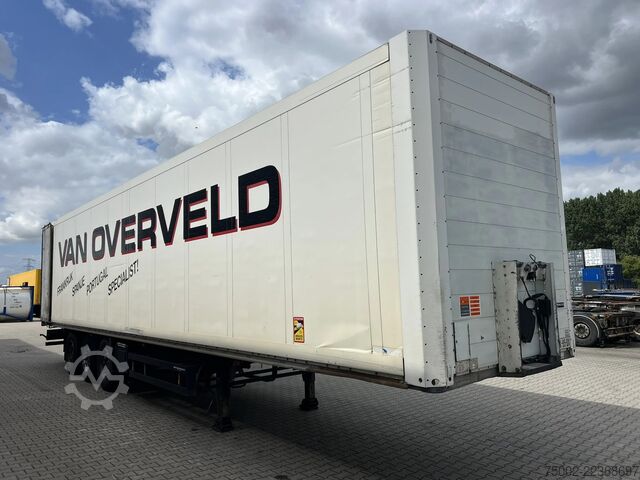 Resväska Schmitz Cargobull SKO 24 SKO24 / SAF DISC / 2x LIFTAXLE / GALVANI...