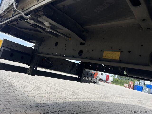 Resväska Schmitz Cargobull SKO 24 SKO24 / SAF DISC / 2x LIFTAXLE / GALVANI...