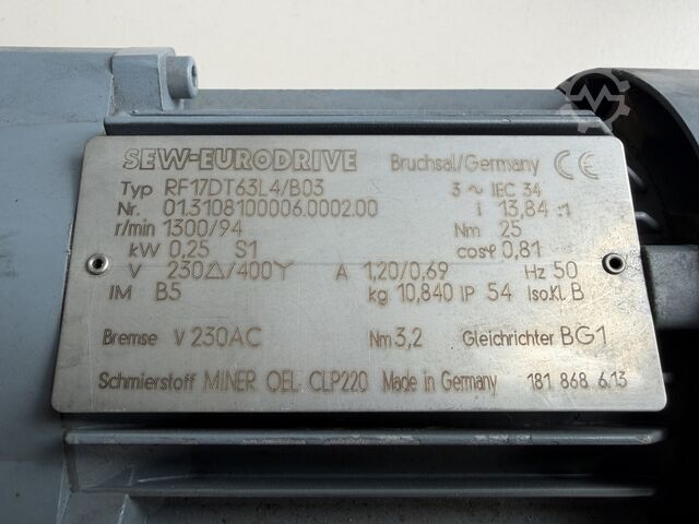 SEW-EURODRIVE RF17 DT63L4/B03 محرك تروس 0,25 كيلوواط 94 دورة/دقيقة 25 نيوتن متر نسبة التحويل 13,84 م SEW-EURODRIVE RF17 DT63L4/B03 Getriebemotor 0,25 kW 94 U/min 25 Nm i=13,84 Bremse SEW-EURODRIVE RF17 DT63L4/B03 Getriebemotor 0,25 kW 94 U/min 25 Nm i=13,84 Bremse