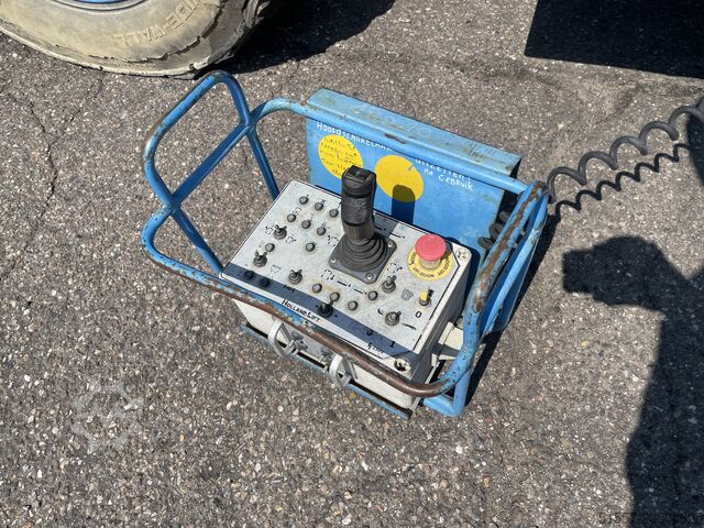 Pont élévateur à ciseaux Holland Lift Megastar G-320DL30 4WDS/N | 2006