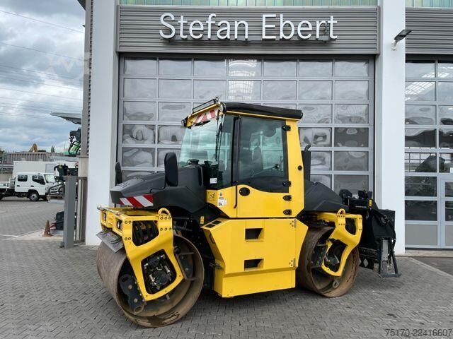 Rouleau simple Bomag BW 154 AP-4 AM / nur 1.565h / Asphalt Manager