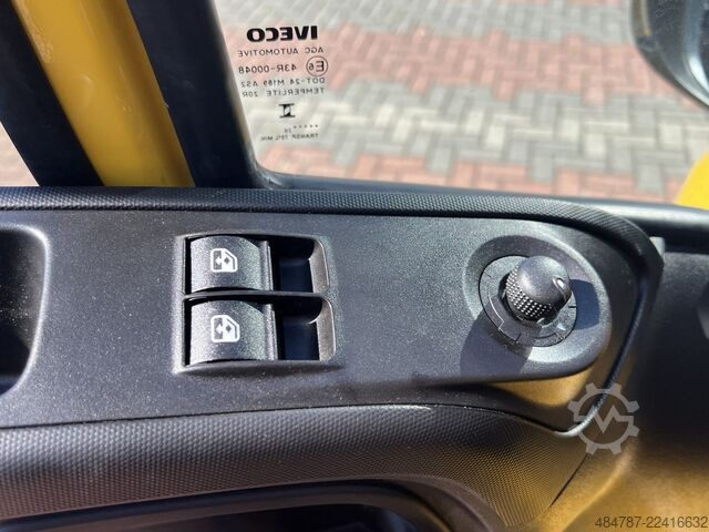Ρυμουλκό όχημα IVECO Daily 35S18 HA8 V Navi*LED* Automatik BJ 26-Sofo