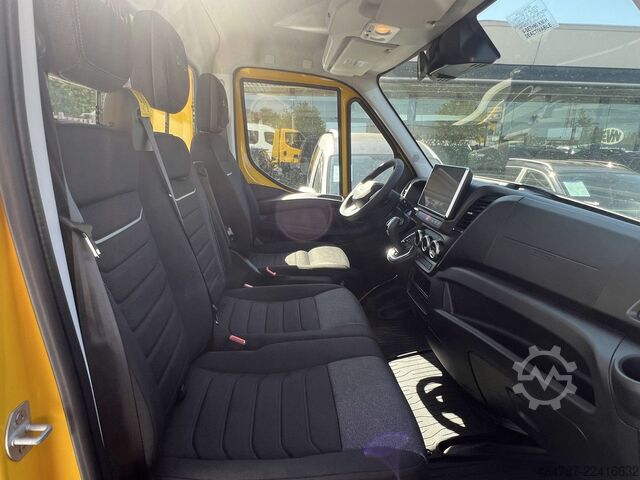Ρυμουλκό όχημα IVECO Daily 35S18 HA8 V Navi*LED* Automatik BJ 26-Sofo