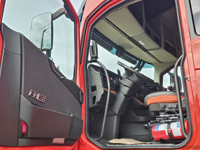 Volvo FH 16 650 / 6x4 BOOGIE / HIDRAULIKA / RETARDERS / DINAMISKĀ STŪRE Volvo FH 16 650 / 6x4 BOOGIE / HYDRAULIC / RETARDER /...