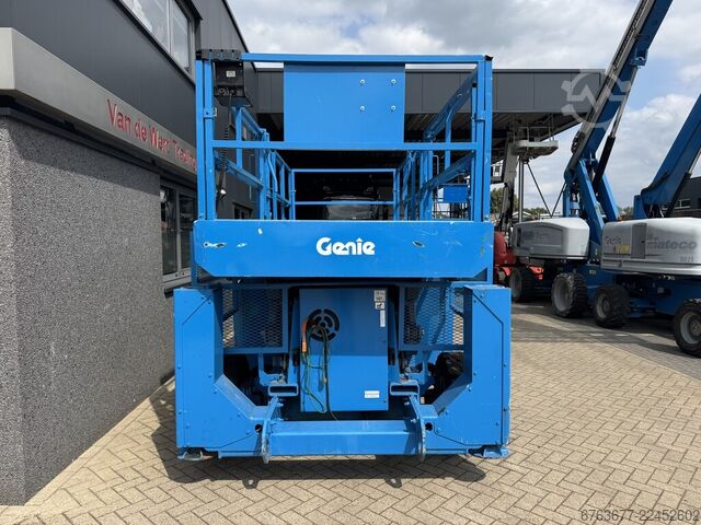 Genie GS 3384 RT Plataforma elevadora de tijera / Plataforma de trabajo / Plataforma elevadora 12m d GENIE GS 3384 RT Schaarhoogwerker / Scissor Lift / Arbeitsbuhne 12mtr werkhoogte 4x4 Deutz DIESEL
