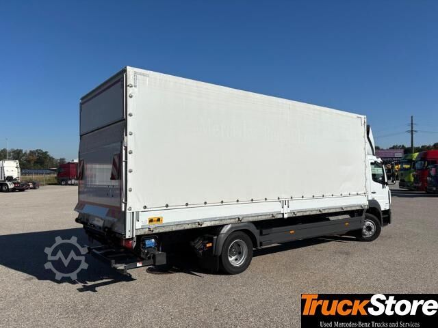 Platós teherautó ponyvával  Atego 1224 L