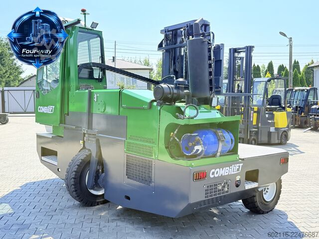 Carrello elevatore a 4 direzioni Combilift C5000SL GAS TRIPLEX 5500 FREE-LIFT