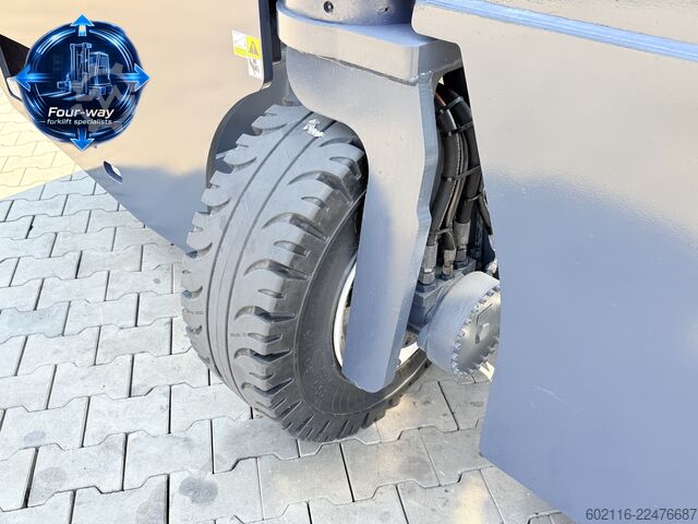 Carrello elevatore a 4 direzioni Combilift C5000SL GAS TRIPLEX 5500 FREE-LIFT