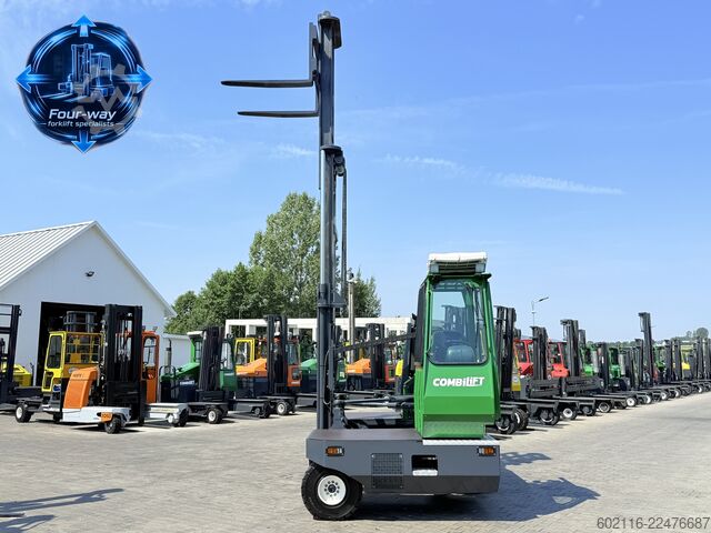 Carrello elevatore a 4 direzioni Combilift C5000SL GAS TRIPLEX 5500 FREE-LIFT