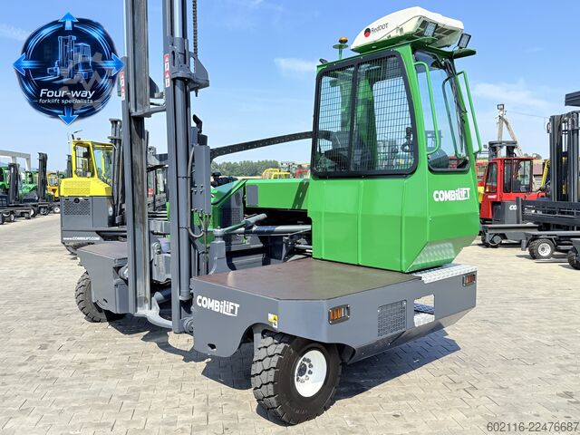 Carrello elevatore a 4 direzioni Combilift C5000SL GAS TRIPLEX 5500 FREE-LIFT