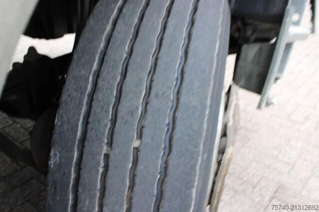Krovimo platforma Mercedes-Benz Axor 2633 + 6x2 + euro 5 + manual