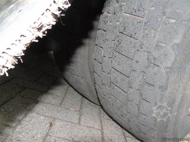 Krovimo platforma Mercedes-Benz Axor 2633 + 6x2 + euro 5 + manual