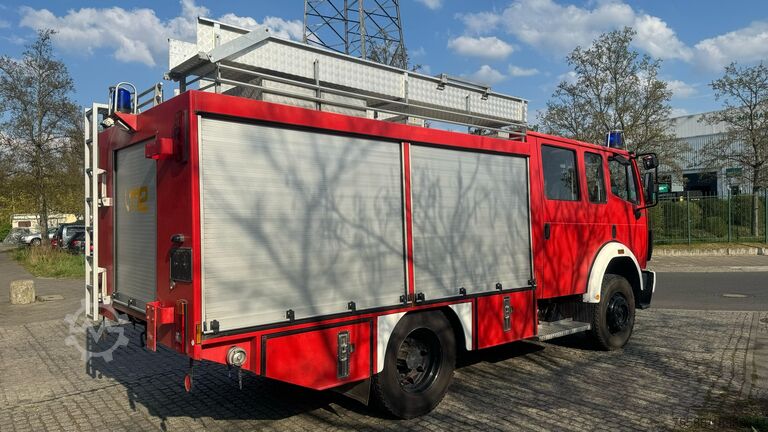 Feuerwehrauto Mercedes-Benz 1222