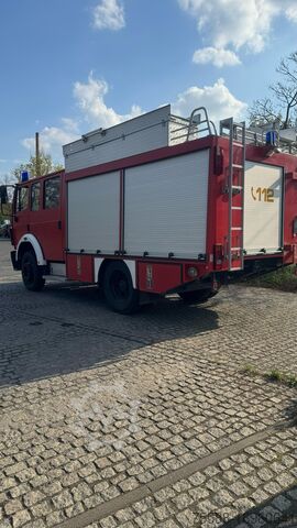 Feuerwehrauto Mercedes-Benz 1222