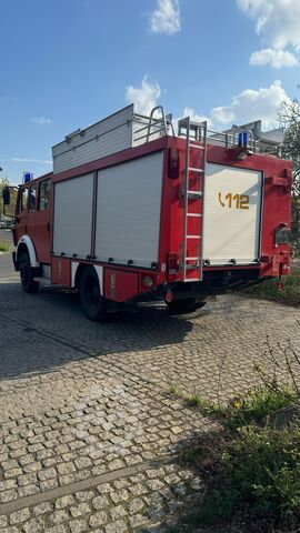 Feuerwehrauto Mercedes-Benz 1222