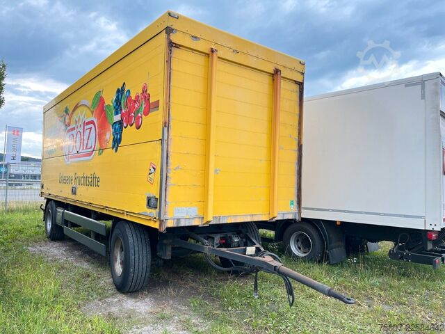 Beverage trailer  Schwenkwand Getränke Stapleraufnahme