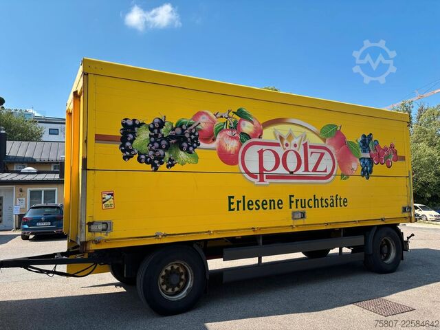 Beverage trailer  Schwenkwand Getränke Stapleraufnahme