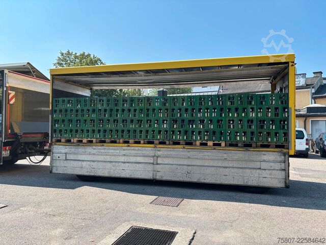 Beverage trailer  Schwenkwand Getränke Stapleraufnahme