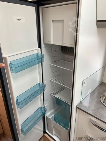 Caravana semiintegrada BÜRSTNER Lyseo T 690G  - Einzelbetten -  -