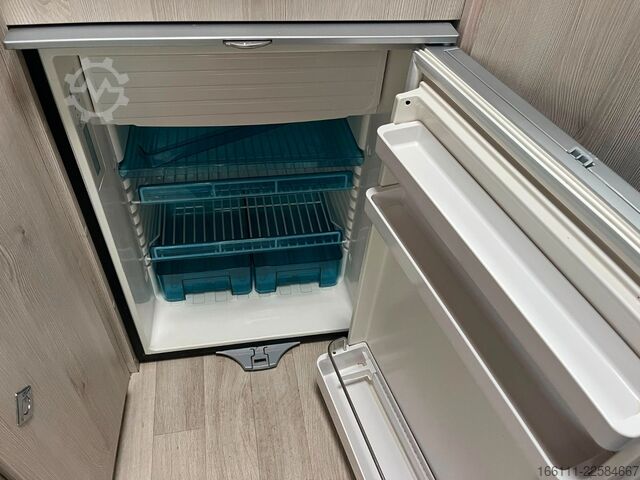 Autocaravana KARMANN Dexter 550 - Hubbett - Heckbad - Klima -