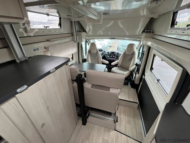 Autocaravana KARMANN Dexter 550 - Hubbett - Heckbad - Klima -