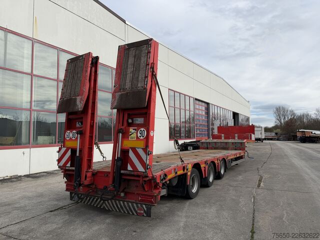 Semirremolque de plataforma baja Kässbohrer LB3E  3 Achs Satteltieflader, komplett überfahrbar